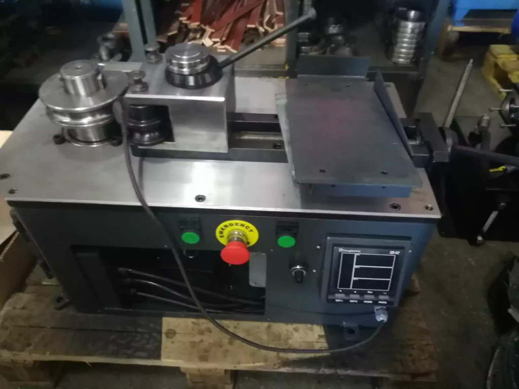Punching Machine For Metal Pipes