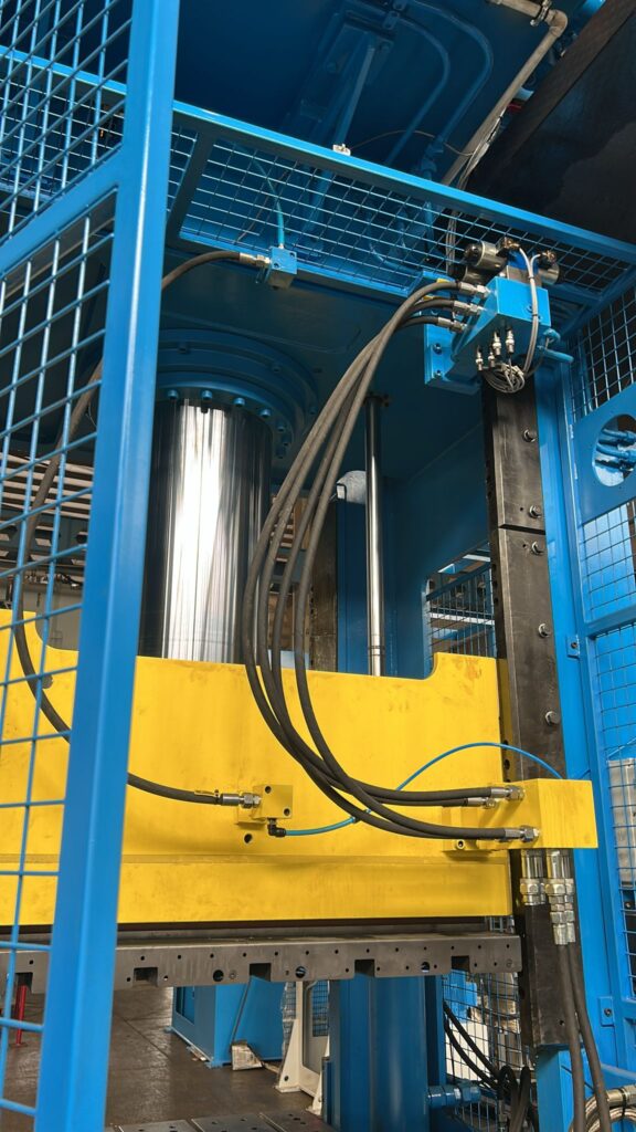 SMC & BMC Moulding Press